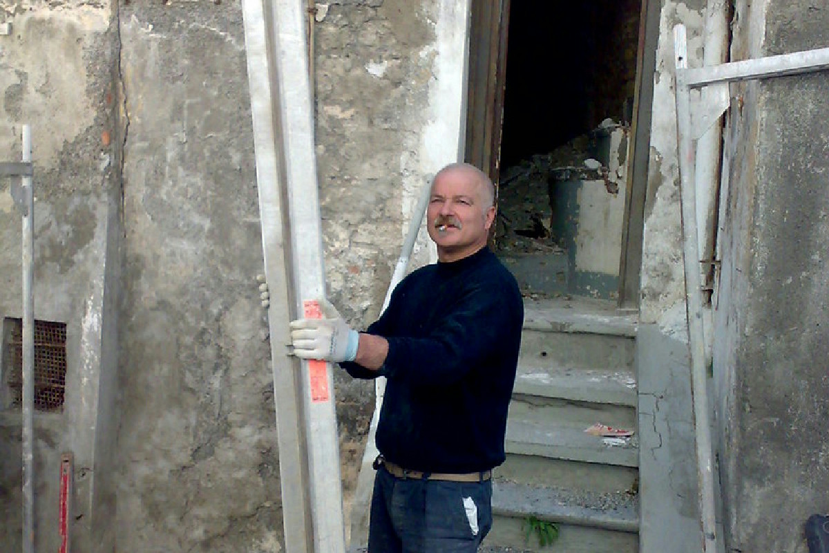 Ti chiedi a chi rivolgerti per una ristrutturazione perfetta? L’architetto risolve tutto lui