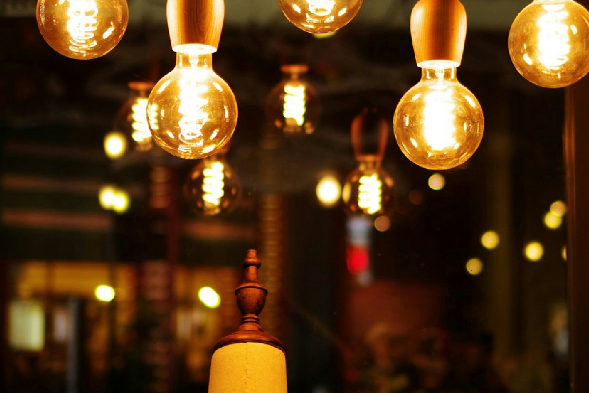 Angolo tè e tisane per l’inverno: idee eleganti e salvaspazio per cucina e soggiorno