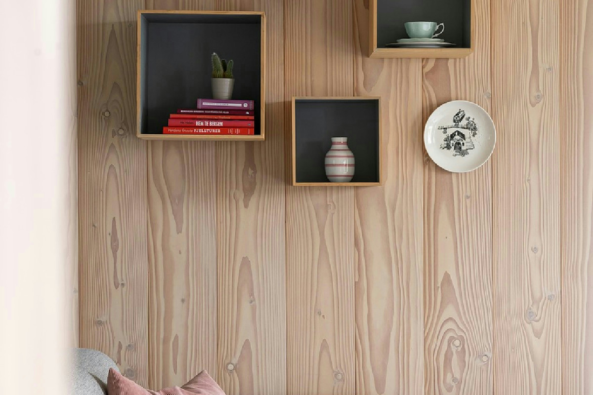 Mensole sopra le porte e in corridoio: come ottimizzare gli spazi con stile e funzionalità