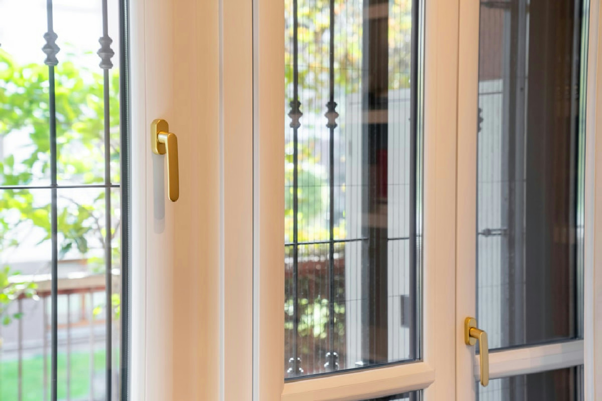 Strategie fondamentali per rendere sicura una casa al piano terra proteggendo infissi e fondazioni