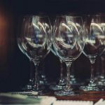 Boiserie attrezzata in cucina per organizzare lo spazio: funzionalità e design nel caos domestico