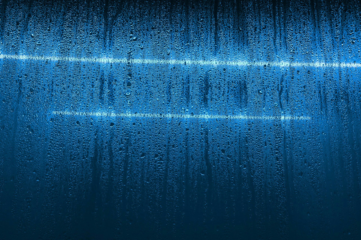 Danni da umidità ai mobili del bagno: soluzioni economiche per rinnovare gli sportelli rovinati