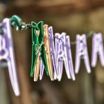 Forzare l’asciugatura dei vestiti senza sole e in spazi ridotti: consigli efficaci per l’inverno