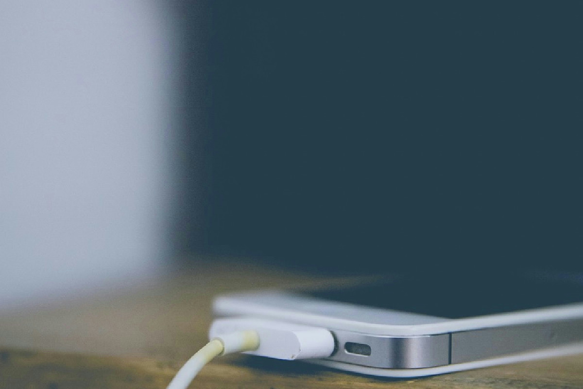 Google annuncia opzione per smartphone con batterie rimovibili obbligatorie entro il 2026