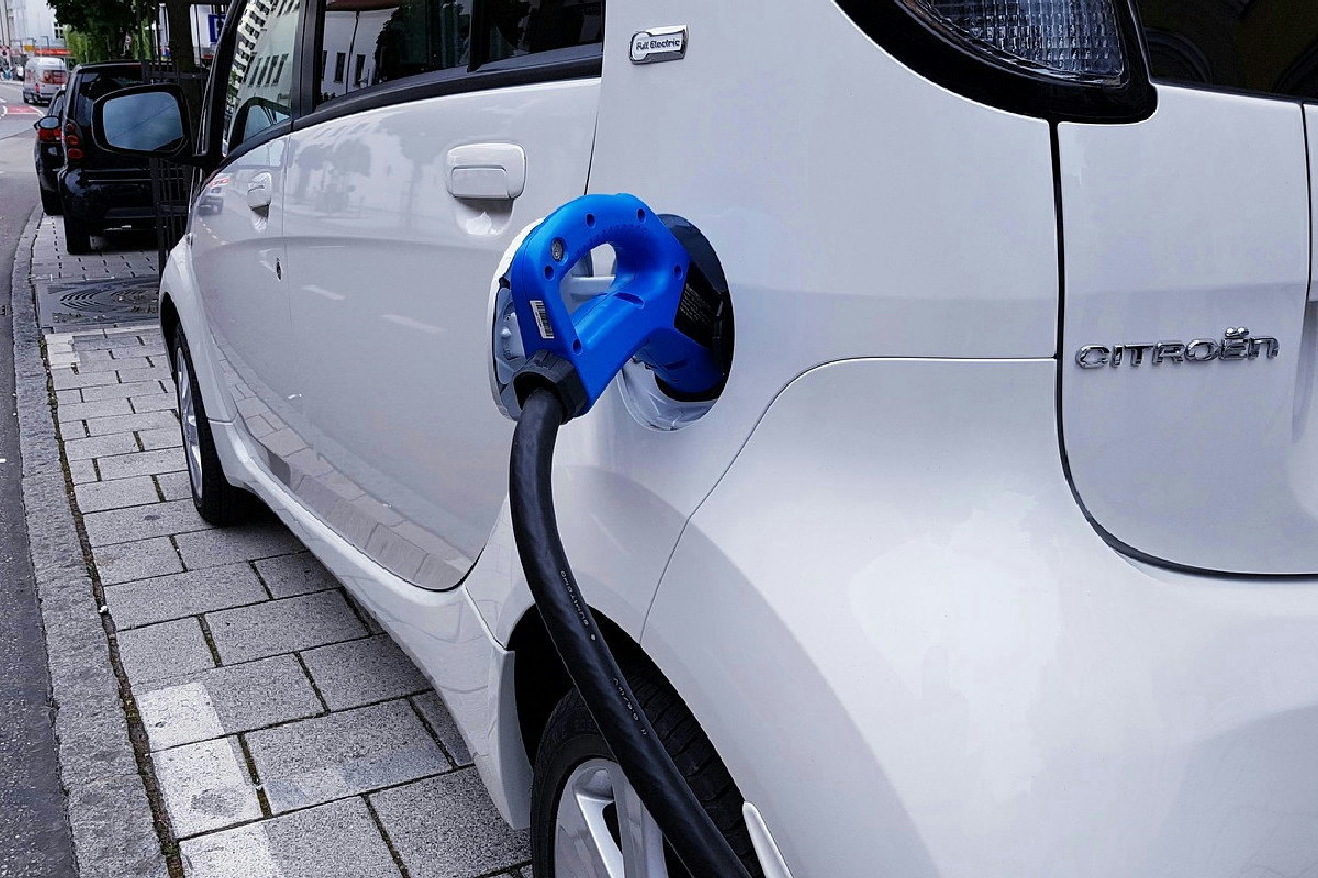 Saldo bollo auto 2026: le regioni con esenzione quinquennale per le ibride elettriche